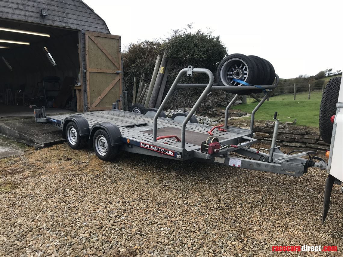 brian-james-c4-blue-trailer-40-x-18m-bed-2600