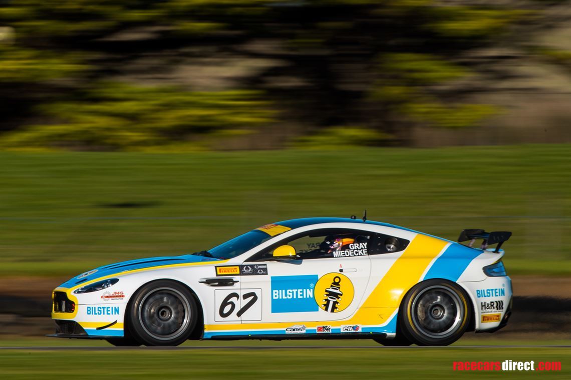 aston-martin-vantage-gt4