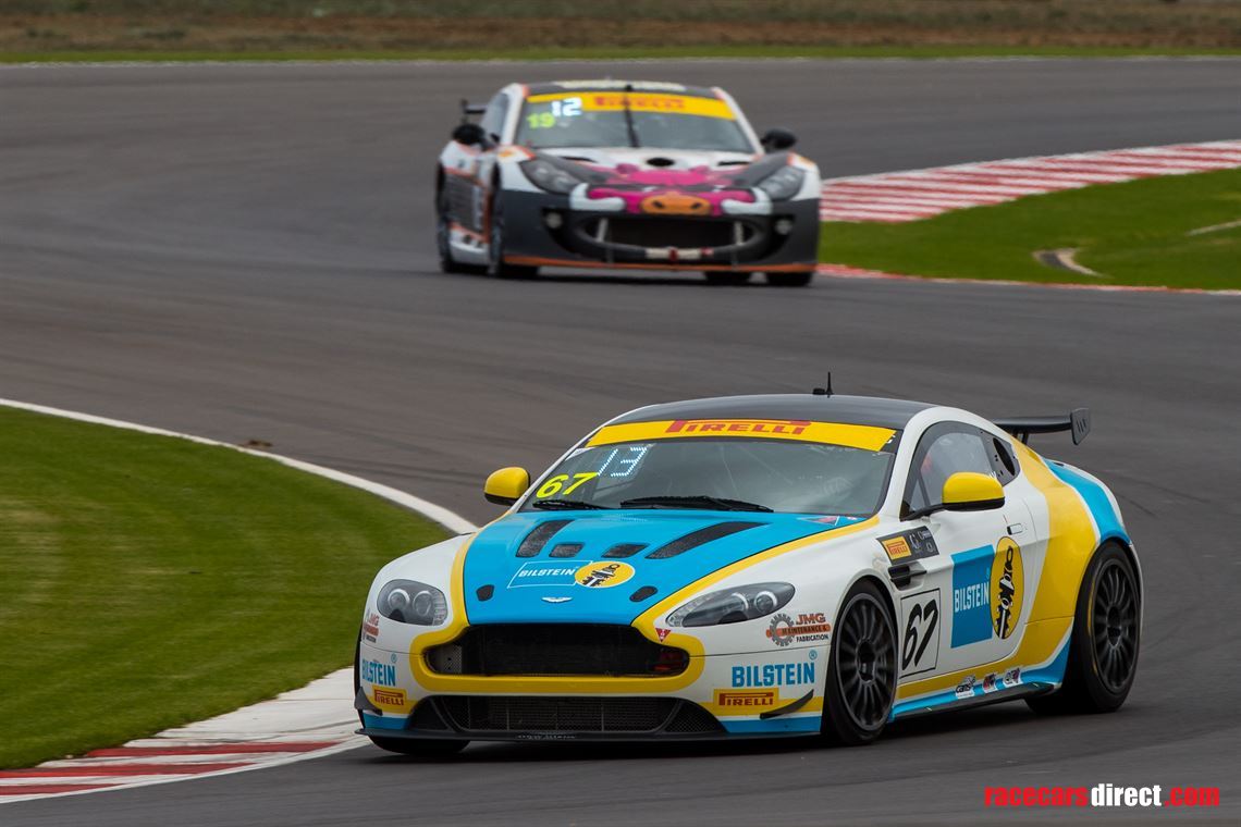 aston-martin-vantage-gt4
