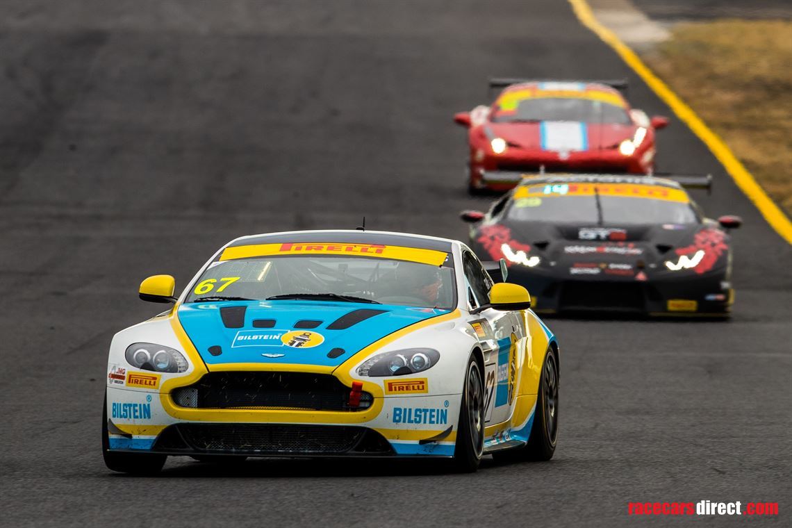 aston-martin-vantage-gt4