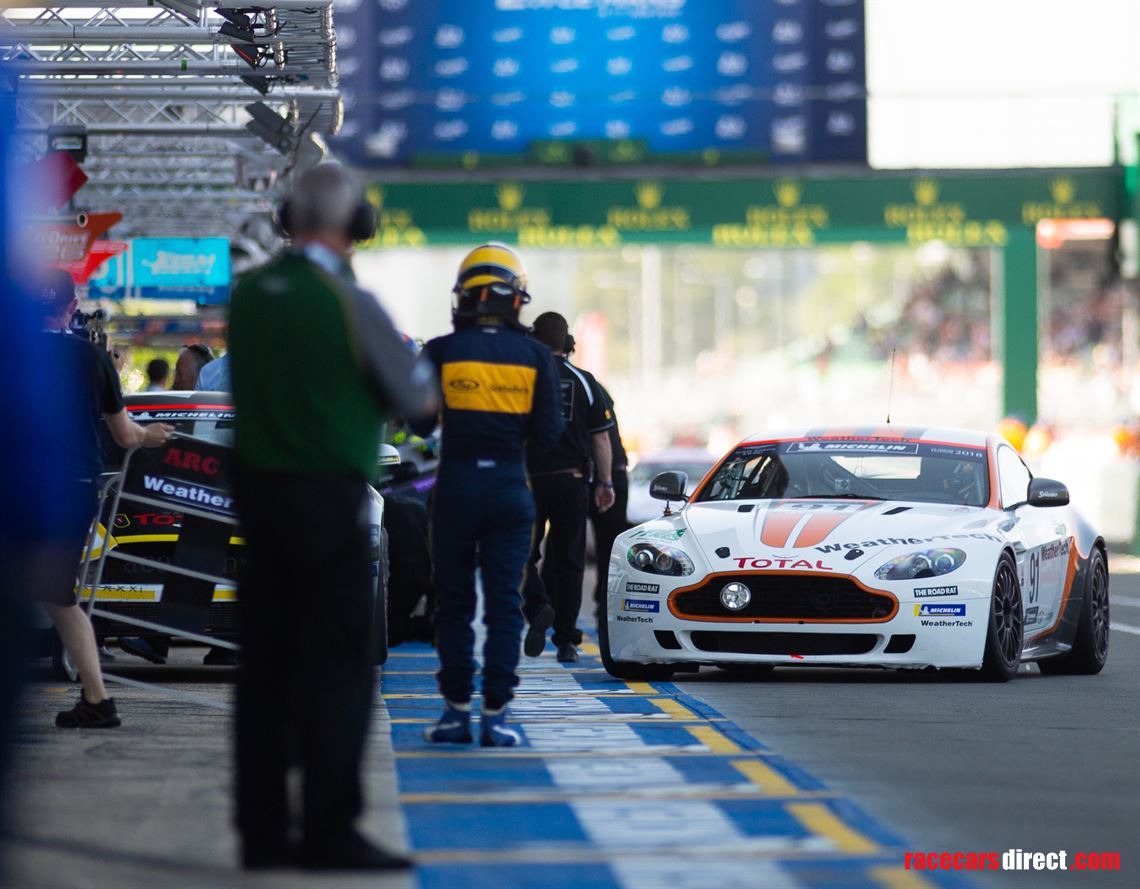 aston-martin-vantage-gt4