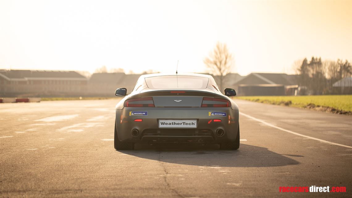 aston-martin-vantage-gt4