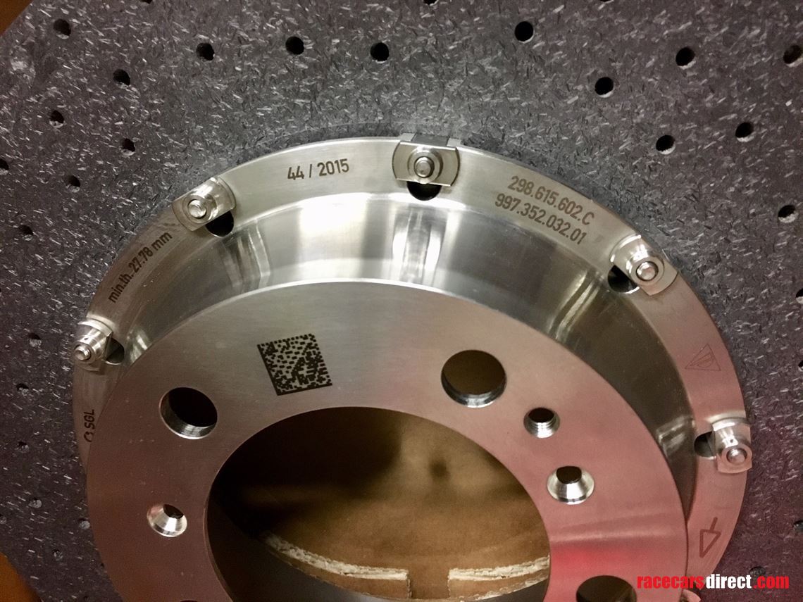 porsche-ceramic-composite-brake-disc-setup-gt