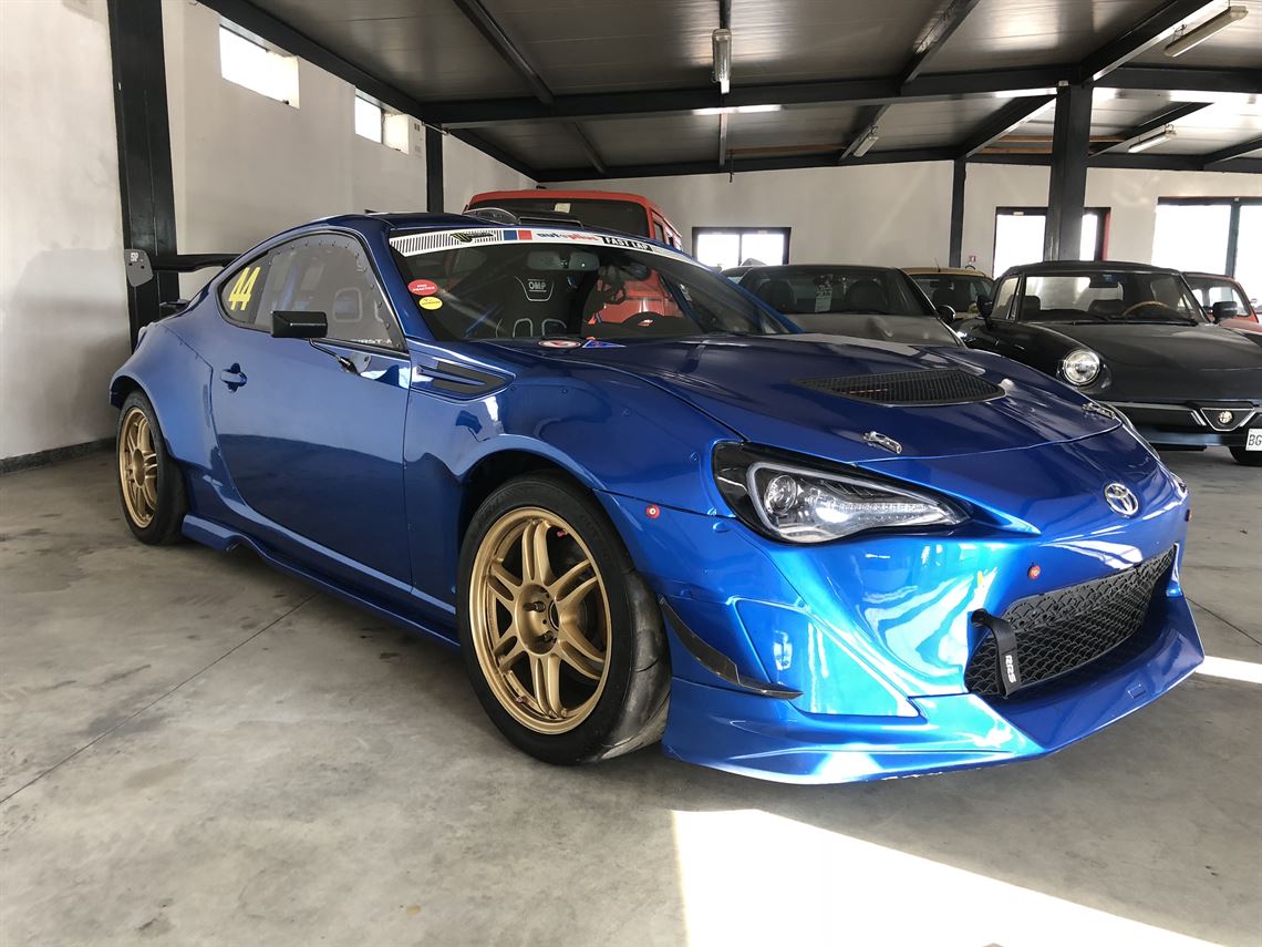 toyota-gt86-race-car