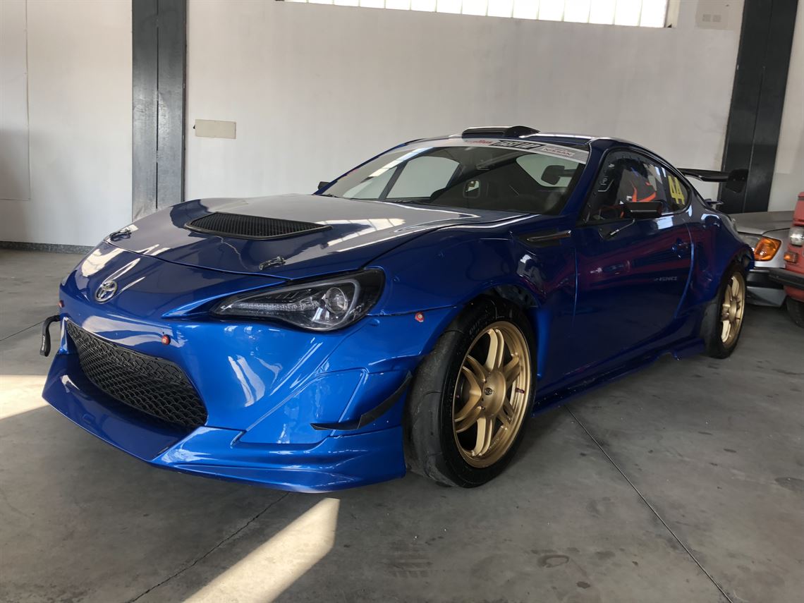 toyota-gt86-race-car