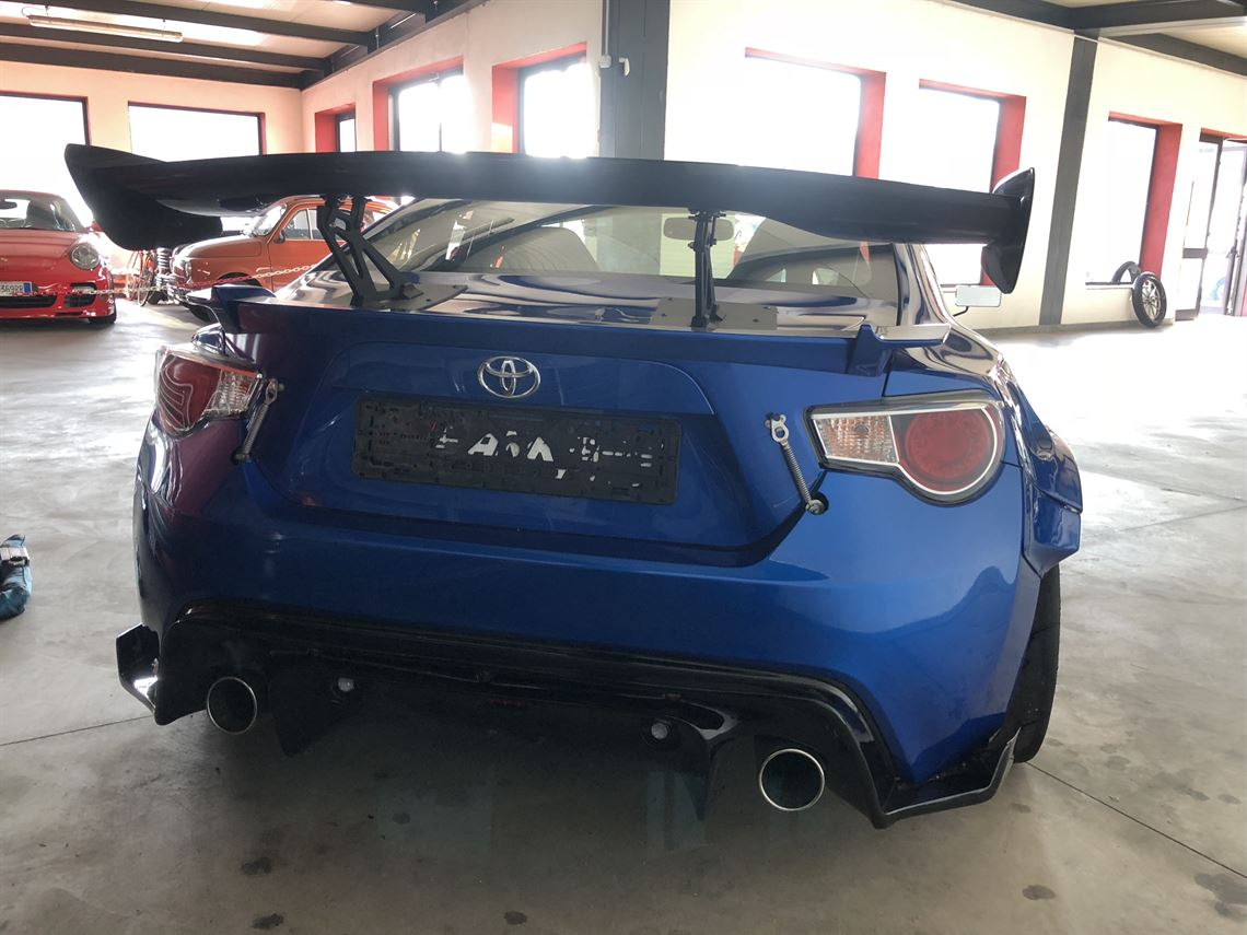toyota-gt86-race-car