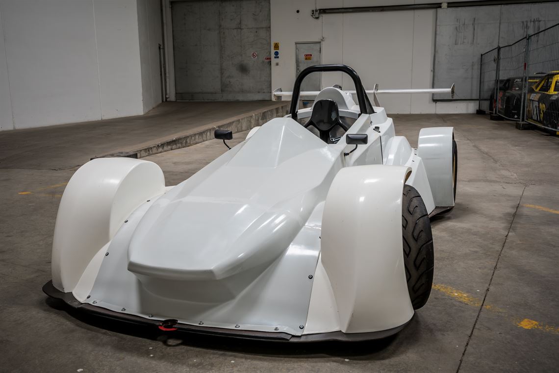 aquila-synergy---track-day-cars