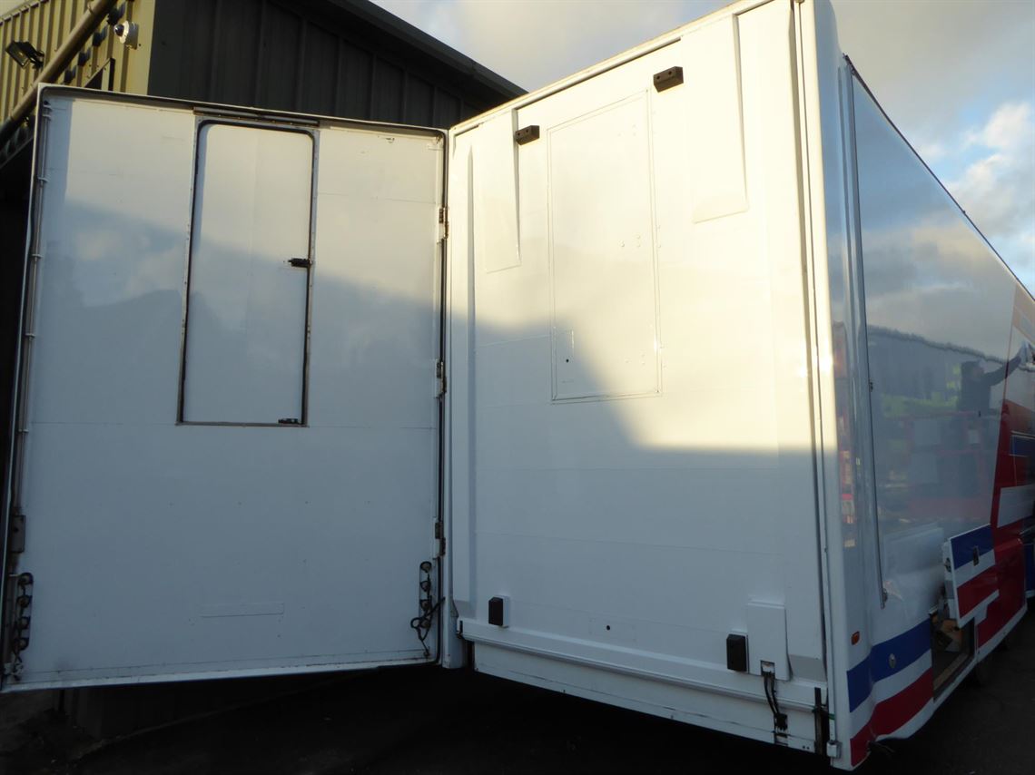 ex-comtec-race-transporter