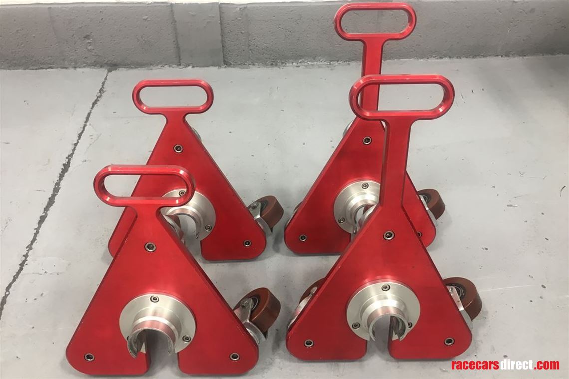 mercedes-amg-gt4gt3-wheel-skates