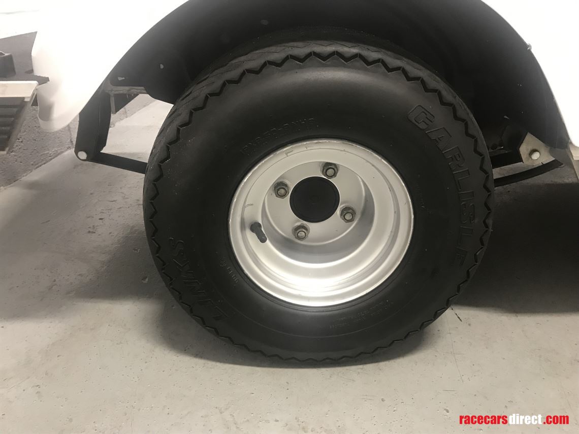 club-car-petrol-golf-buggy-with-towbar