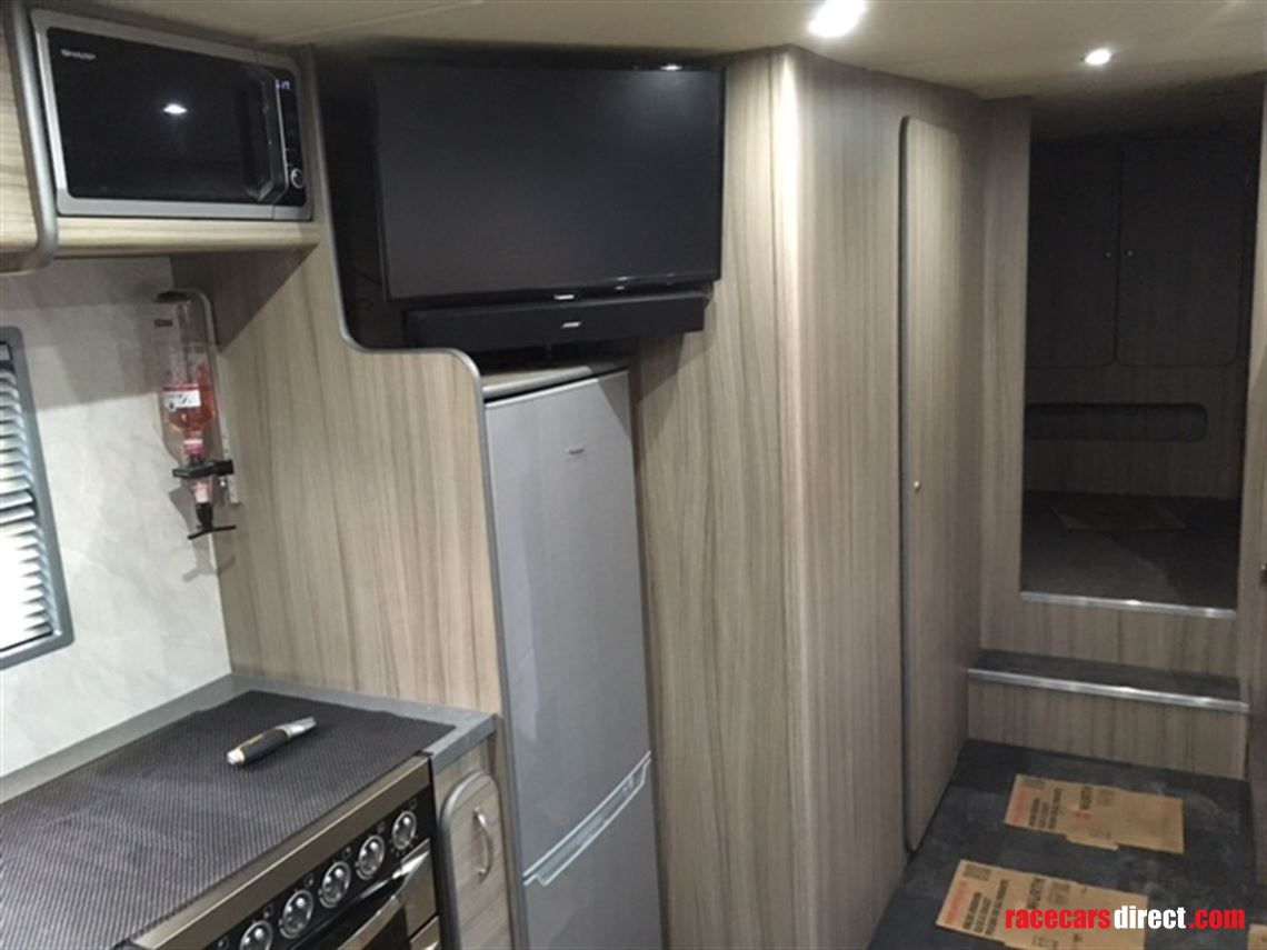 scania-race-transporter